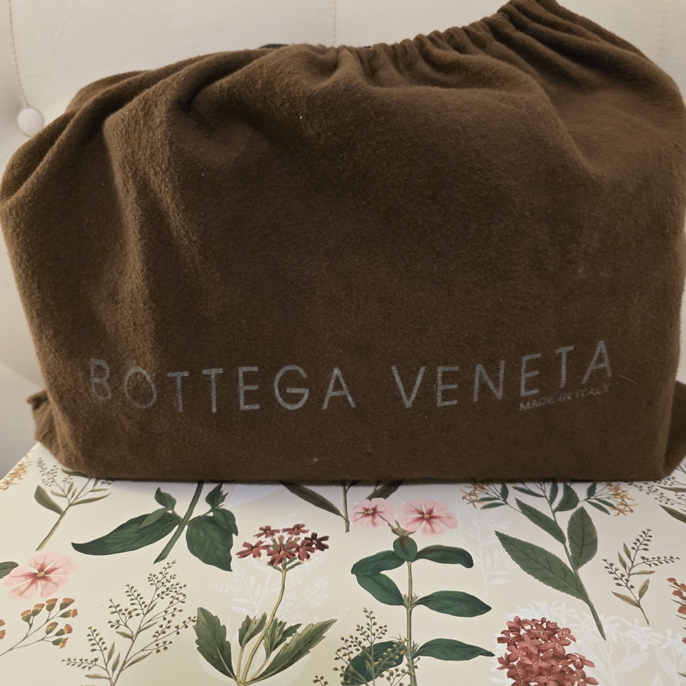 Bottega Veneta Boston Bag - Picture 14 of 15